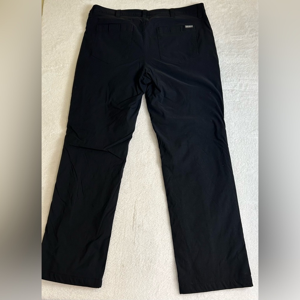 Eddie Bauer Men's Pants Size 38x32 Black Fleece Lined Straight Leg Pockets - Picture 2 of 11